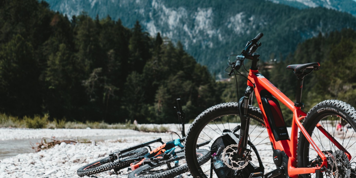 Mit dem E-Bike unterwegs im Nationalpark Kalkalpen Mit dem E-Bike unterwegs im Nationalpark Kalkalpen