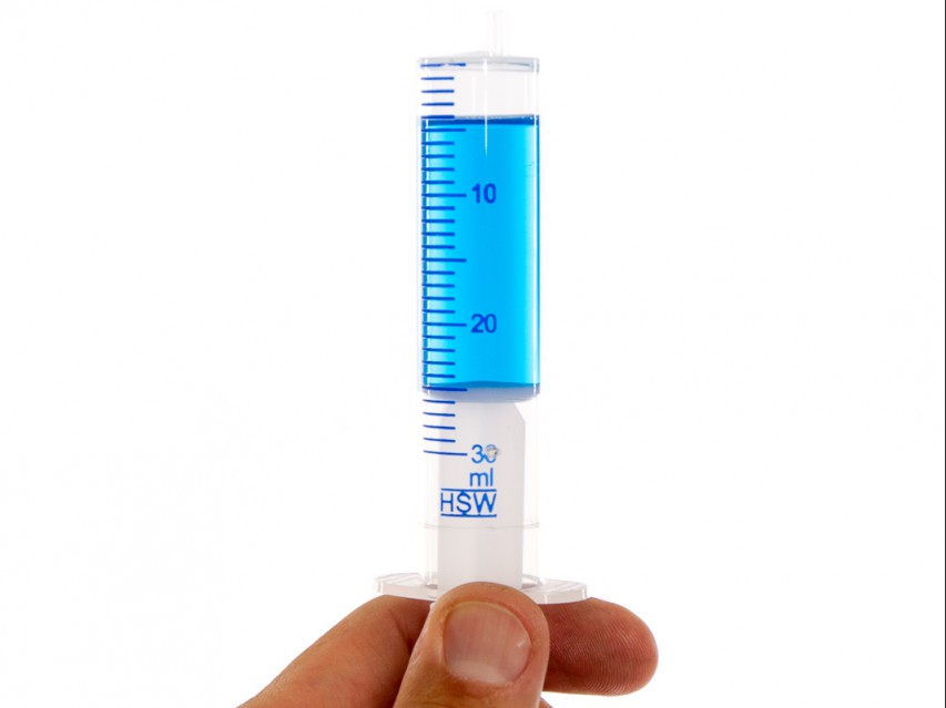 Danach addieren wir 5 ml Luft. Danach addieren wir 5 ml Luft.